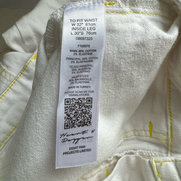 Heart & Dagger Skinny Jeans in White with Contrast Stitch - Picture 9 of 9